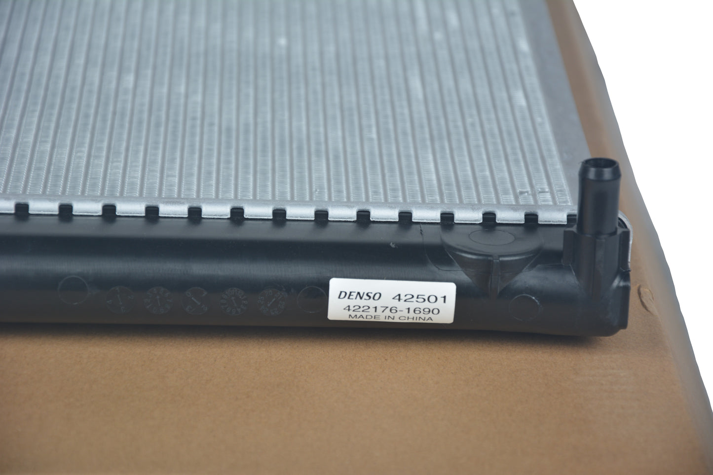 DENSO Radiator 422176-1690 image 6 Candru